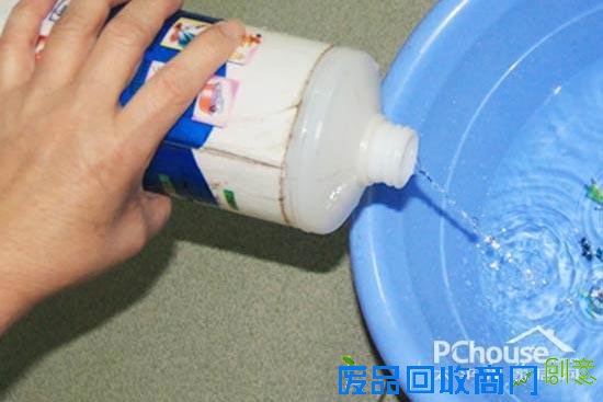 年后家居急需大清洁 给布艺沙发做美容