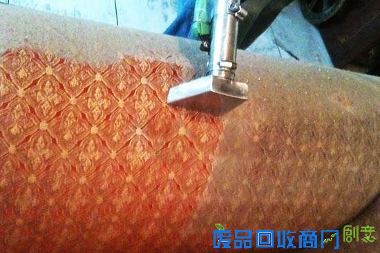 年后家居急需大清洁 给布艺沙发做美容