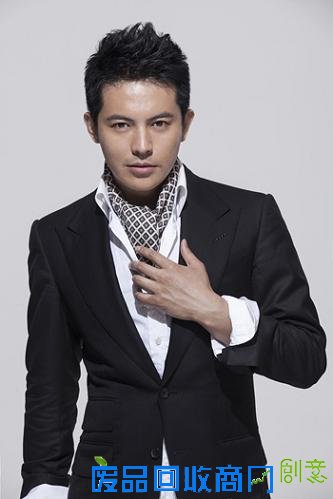 《天天有喜2》热播 崔鹏演绎白马先生看点足