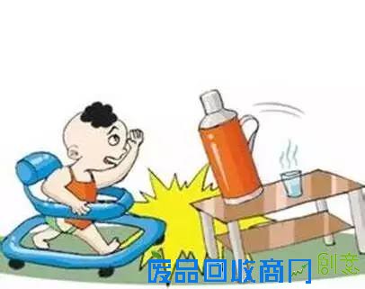 宝宝眼睛被插伤竟致命！盘点孩子身边的潜在“杀手”！