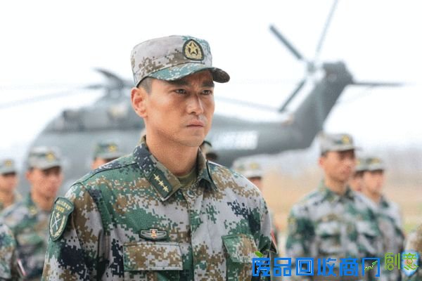 《霹雳火》李飞深入灾区 舍身救人余震被困