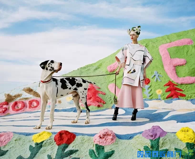 “救赎山”上的时尚大片