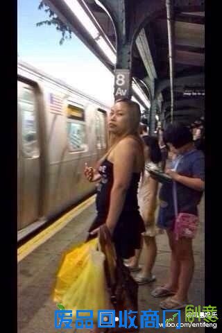 ＂凤姐＂美国生活照 盘点凤姐惨不忍睹语录及家居照（组图） 频道速递 南方网