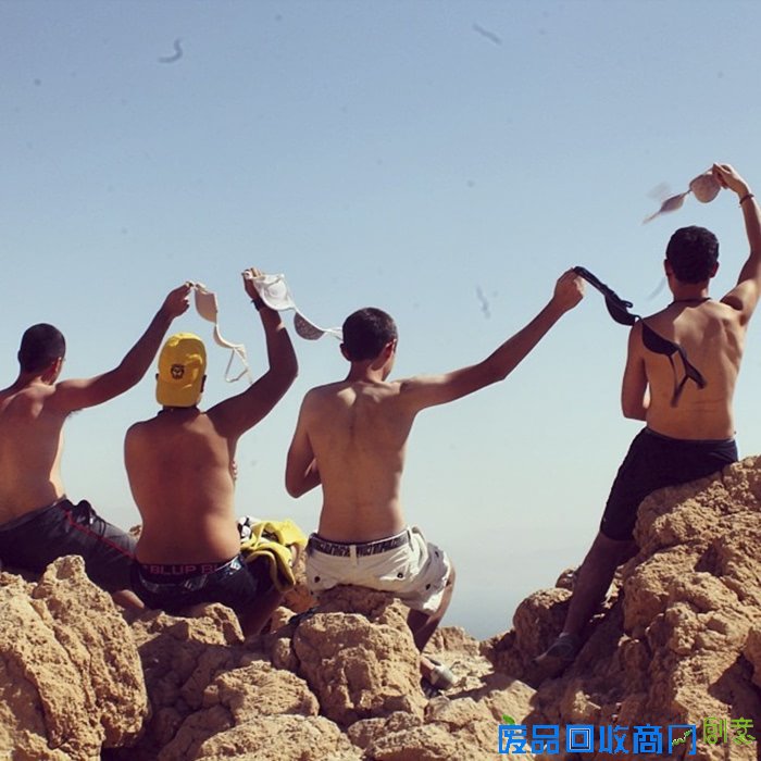 解开胸罩让我们一起嗨！