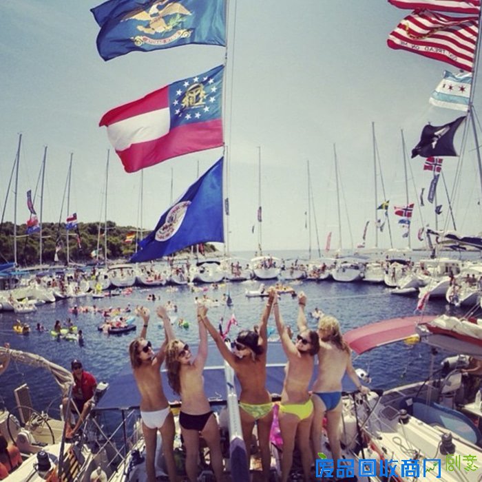 解开胸罩让我们一起嗨！