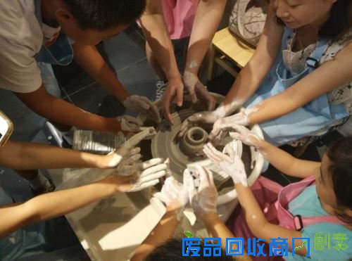 拉坯泥塑绘画 在这里轻松实现