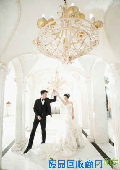 在上海米兰婚纱摄影演绎了最流行的韩式婚纱照，美的不要不要的