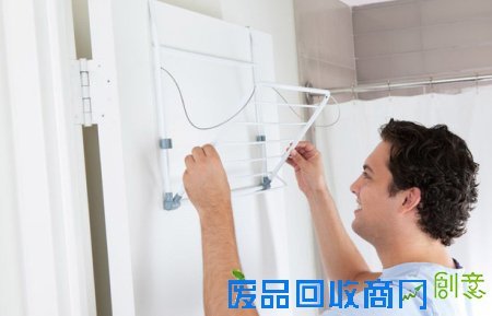  实用方便的折叠晾衣架