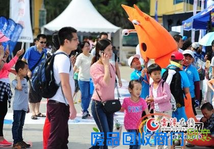 直击中国杯帆船赛赛事村 体验节目趣味多[组图]