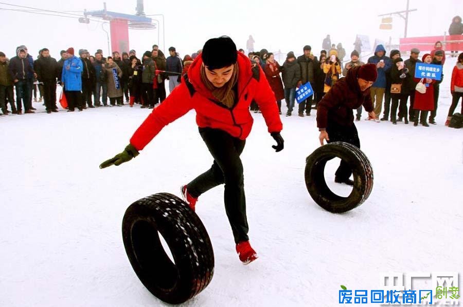 新疆伊犁上演“雪上狂欢节” 冰雪运动搅热“塞外江南”