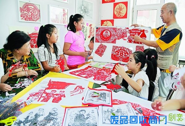 听故事学剪纸 重温山西抗战史 听故事学剪纸 重温山西抗战史