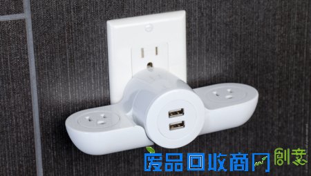  折叠式展翼排插