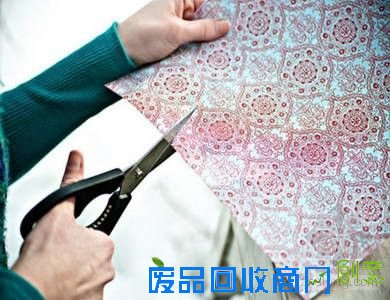 教你DIY好看的花卉纸包装瓶子 教你DIY好看的花卉纸包装瓶子