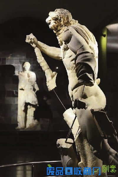 雕刻精美的雕像