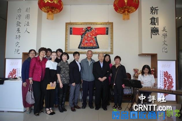 中國評論新聞:推動青少年交流 山東濰坊青少年書畫台中開展