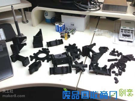 设计师用宜家衣橱DIY一台Delta式3D打印机