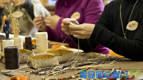 用驯鹿角为自己手造一件拉普兰配饰