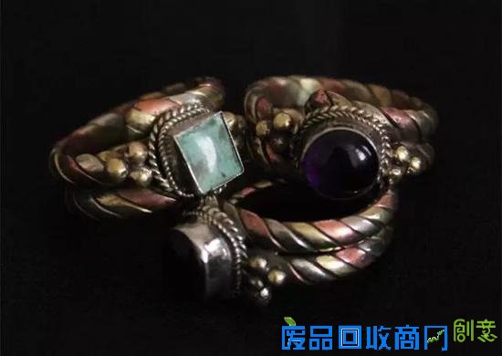 藏饰:一个能让人充满遐想空间的古朴符号