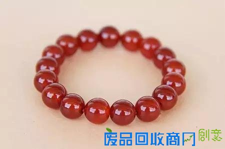 藏饰:一个能让人充满遐想空间的古朴符号