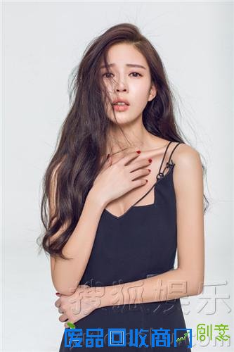 温心双面角色引关注 唯美悲伤写真曝光