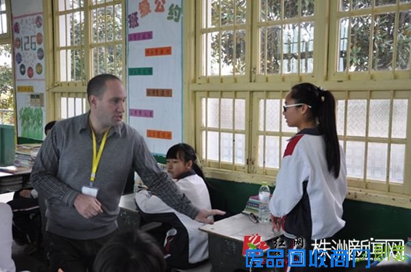 外教“Mr.Monkey”讲课