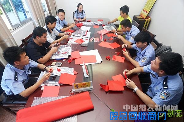 建设“美丽公安”：把剪纸艺术“请”进警营