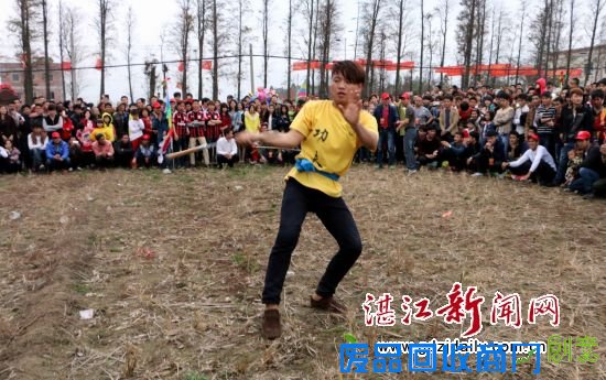 10-武术表演IMG_3950 吴川霞球村举办状元文化书画泥塑展庆赏元宵