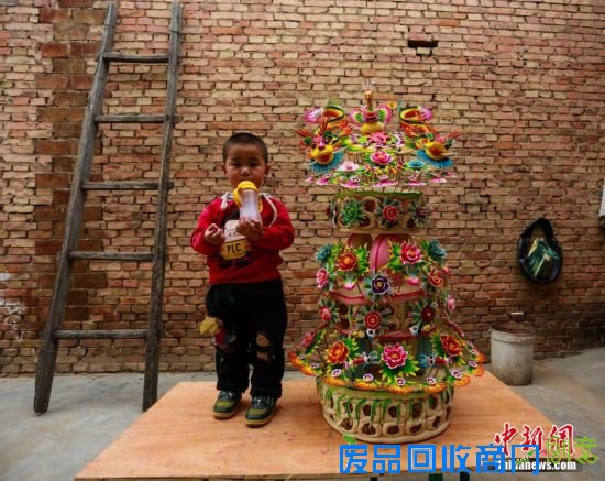 游客岳飞观前打“秦桧”