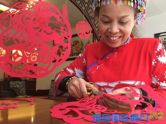 罗城巧手剪出“百猴闹新春”