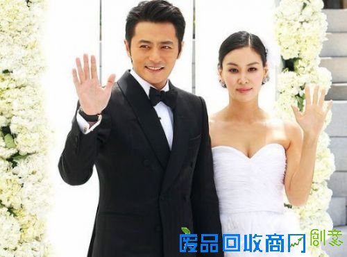 陈小春支持应采儿 盘点娱乐圈中令人羡慕的模范夫妻（5）