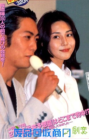 陈小春支持应采儿 盘点娱乐圈中令人羡慕的模范夫妻（8）