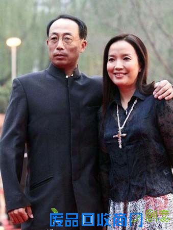 陈小春支持应采儿 盘点娱乐圈中令人羡慕的模范夫妻（8）