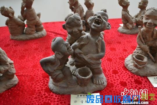 乡村教师擅“玩”泥巴 黄河泥捏出童年印象(图)