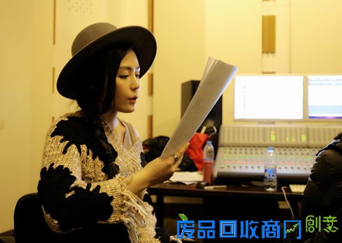 《少帅》汤晶媚档期满 “话题女王”为影献唱