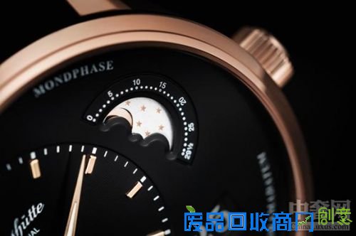 远离喧嚣 从戴格拉苏蒂深邃蓝色腕表起