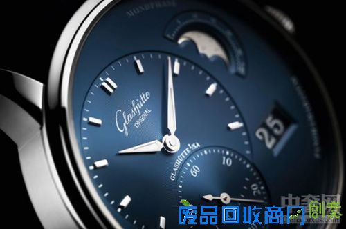 远离喧嚣 从戴格拉苏蒂深邃蓝色腕表起