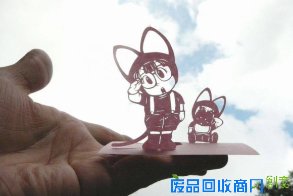 　　不过，日本漫画家鸟山明的作品好像是长屋的软肋。鸟山明不仅创作出了《七龙珠》，还创作出《阿拉蕾》，其中的动漫明星在长屋这里都可以看到。在艺术上，长屋很敬重传奇的鸟山明、宫崎骏以及《铁臂阿童木》的创作者手冢治虫。