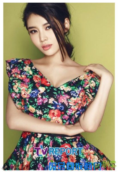 组图：徐冬冬早年写真登榜首 花漾性感超可爱
