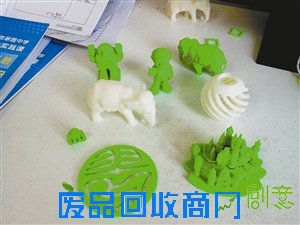 自制无人机、剪纸作品出国门 中学社团也能这么牛!