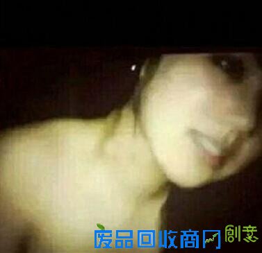 邓紫棋自拍拜早年 邓紫棋被曝16岁失身揭与猛男床战激情照