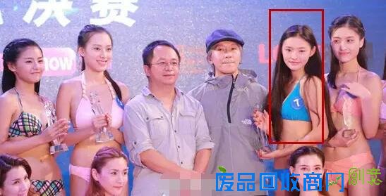 周星驰赞林允纯朴 曝邓超和林允吃掉600只鸡对星女郎很满意