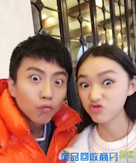 周星驰赞林允纯朴 曝邓超和林允吃掉600只鸡对星女郎很满意