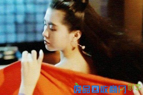 王祖贤晒近照庆生 玉女变欲女揭秘王祖贤22岁演潘金莲真相