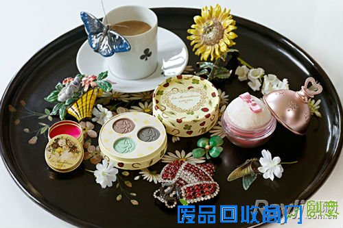 “颜控”时代来临 美妆品“选美”大赛