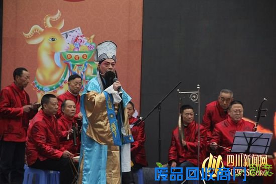 观众将近距离与传承人技艺互动，深刻体验非遗魅力。为丰富活动形式，届时将有6场市级非遗项目东坡川剧艺术展演专场，供市民观看。