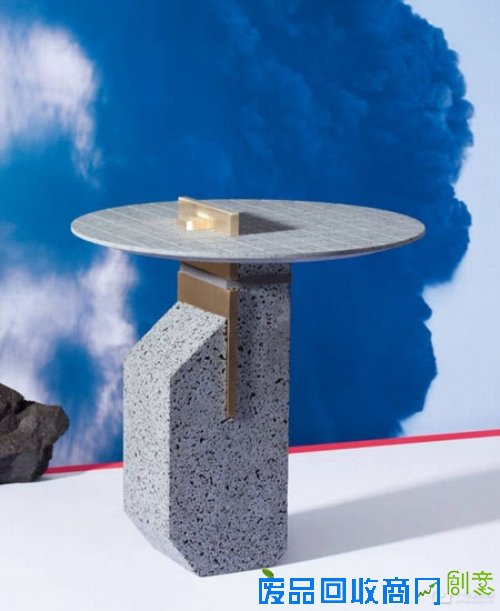 运用火山岩结合黄铜以及Murano玻璃所设计的作品