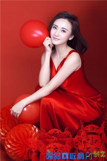 赵予熙加盟IP剧《莽荒纪》 发写真获赞完美雪肌