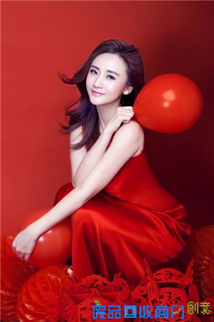 赵予熙加盟IP剧《莽荒纪》 发写真获赞完美雪肌