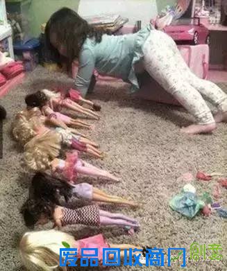 搞笑图片：调皮捣蛋的女人系搞笑趣图