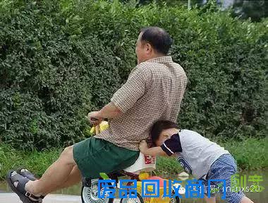 搞笑图片：调皮捣蛋的女人系搞笑趣图